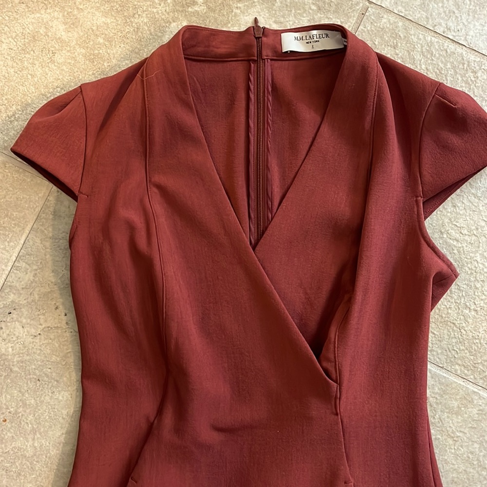 M.M.LaFleur dress. Rust color,SZ 2 w front pockets, back zipper, back small slit